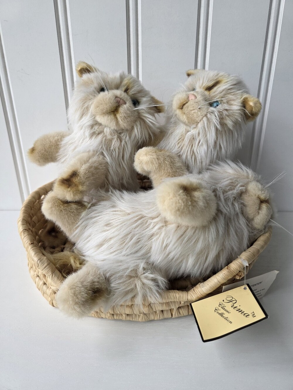 Vintage Prima Classic Collection Plush Cats Kitties Wicker Basket Blue Eyes